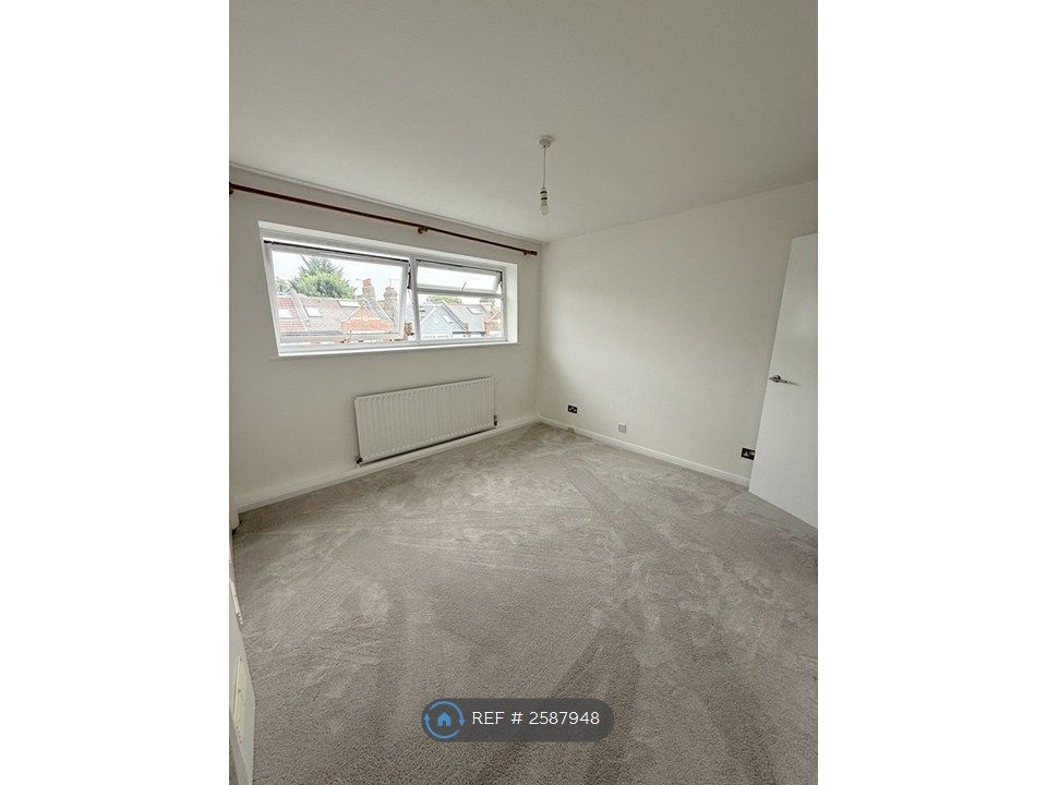 Property photo 2 of 18 Bedroom 2