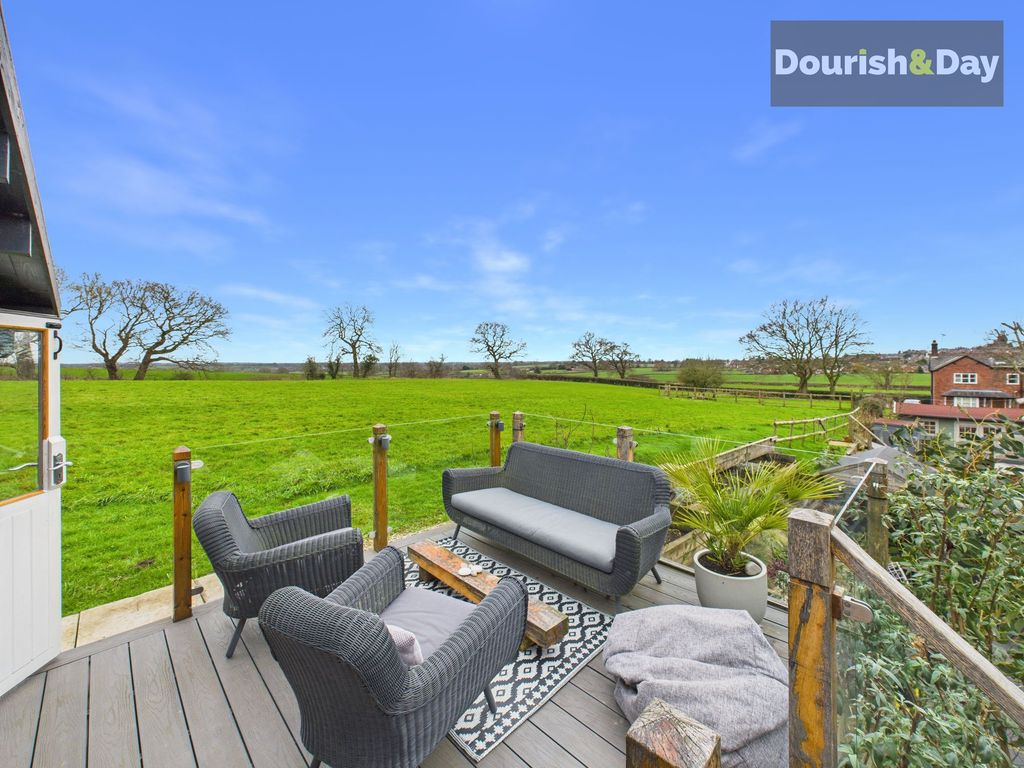 Property photo 2 of 34