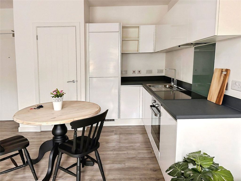 Property photo 2 of 9 Picture No. 26