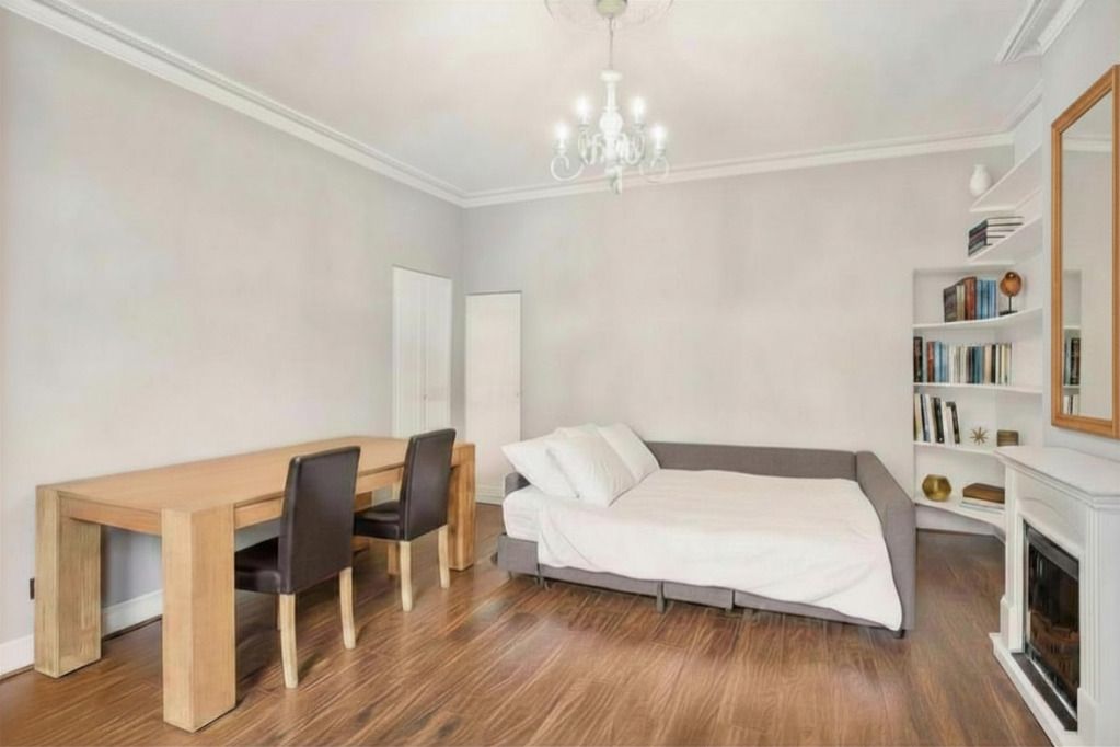 Property photo 2 of 12 *