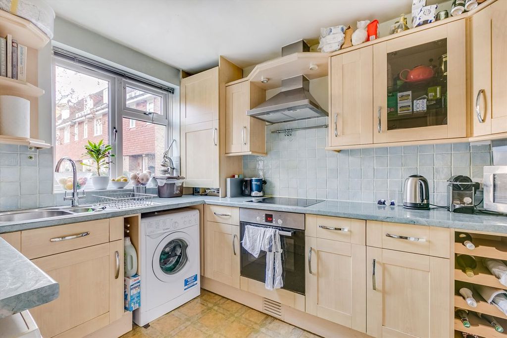 Property photo 3 of 11