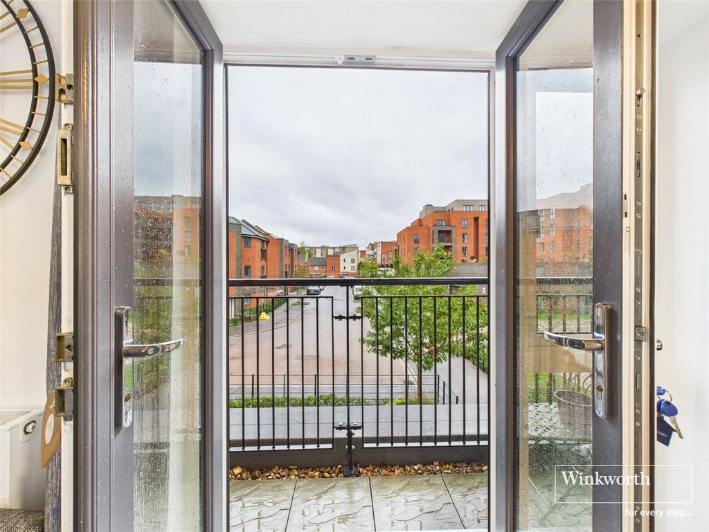 Property photo 2 of 19 Picture No. 14