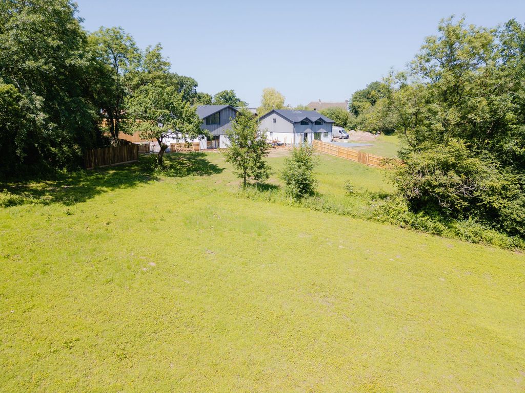 Property photo 1 of 28