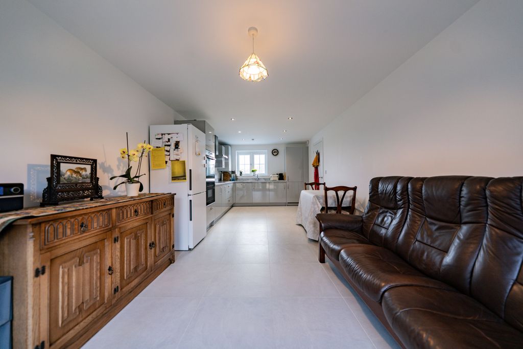 Property photo 3 of 27 Dsc00675