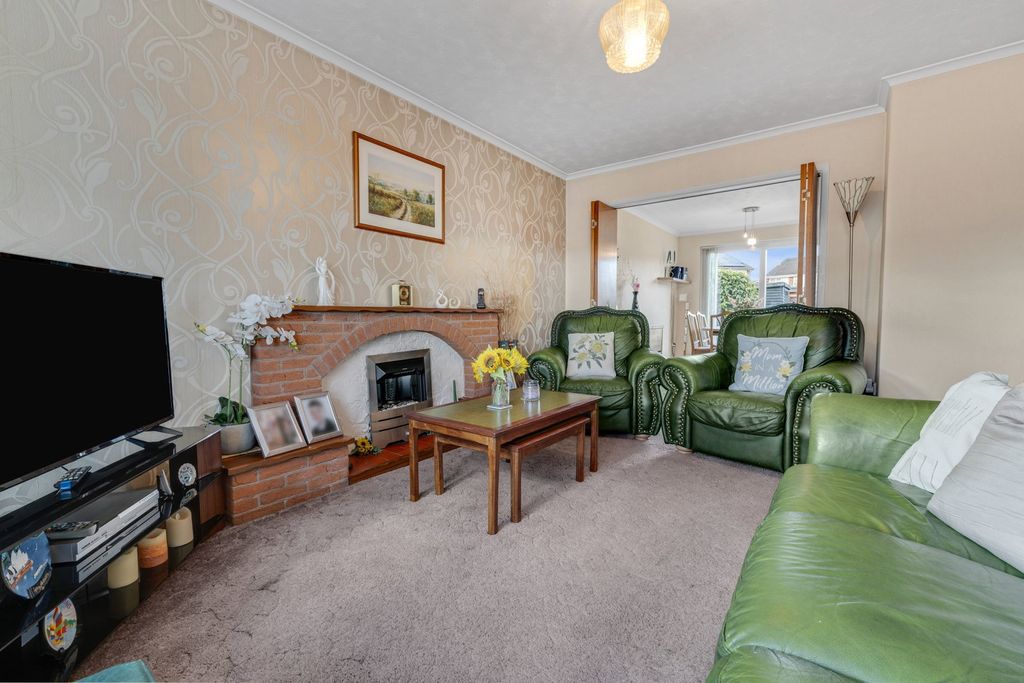 Property photo 3 of 34