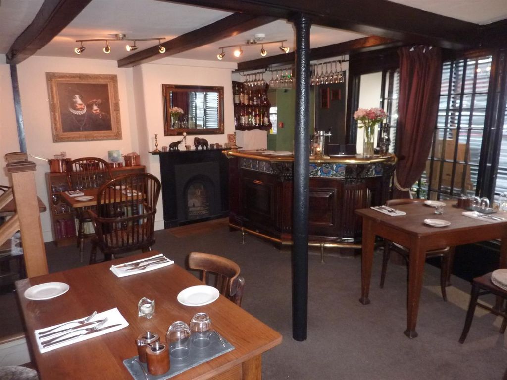 Property photo 3 of 21 Restaurant