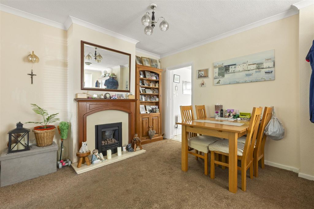 Property photo 3 of 16 3