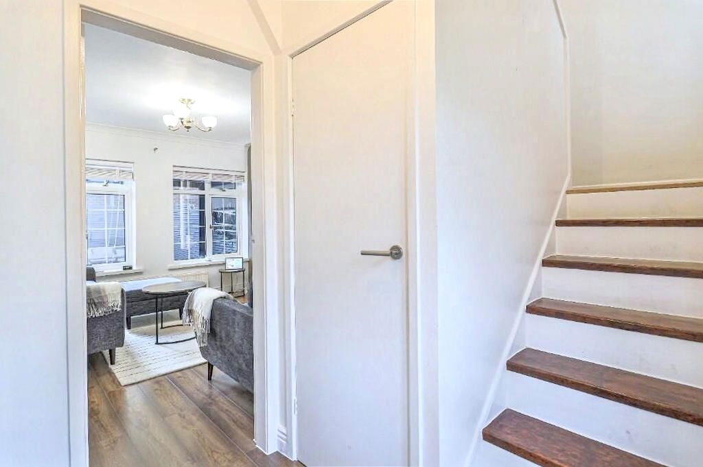 Property photo 2 of 36