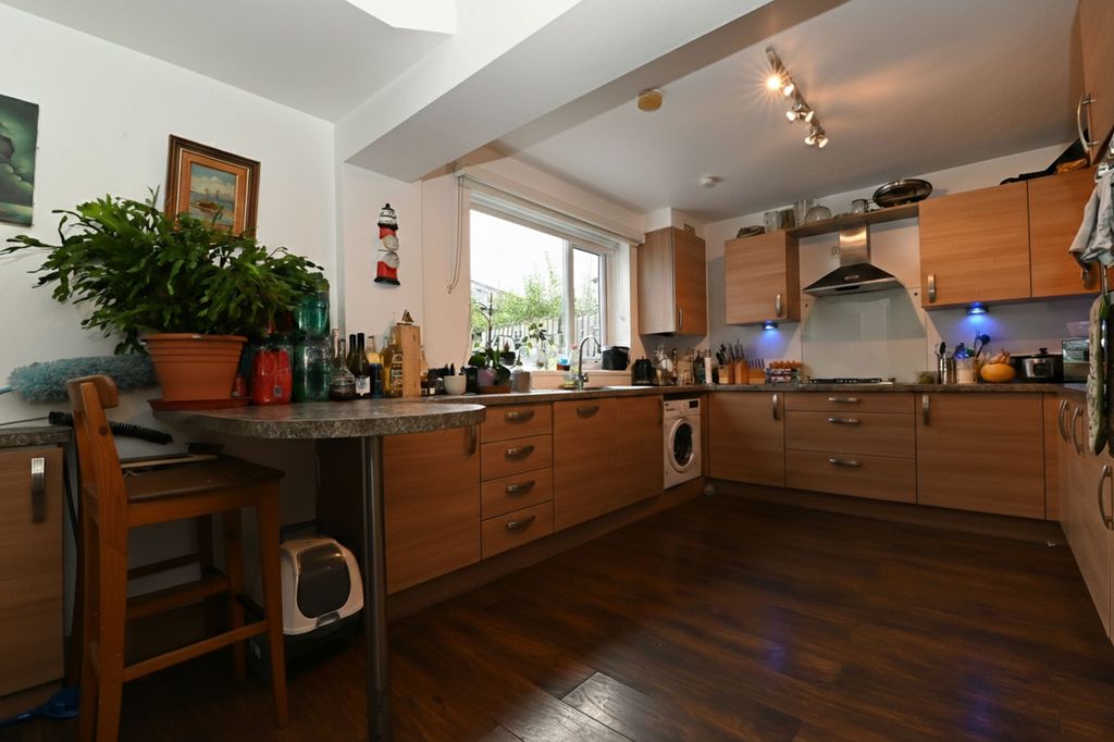 Property photo 3 of 29