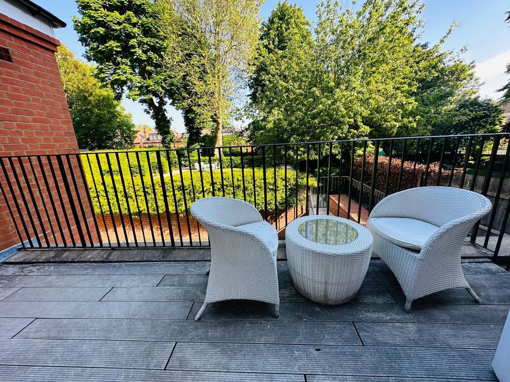 Property photo 3 of 24