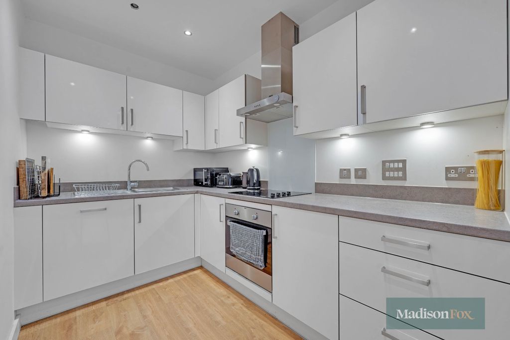 Property photo 2 of 16 Picture No. 09