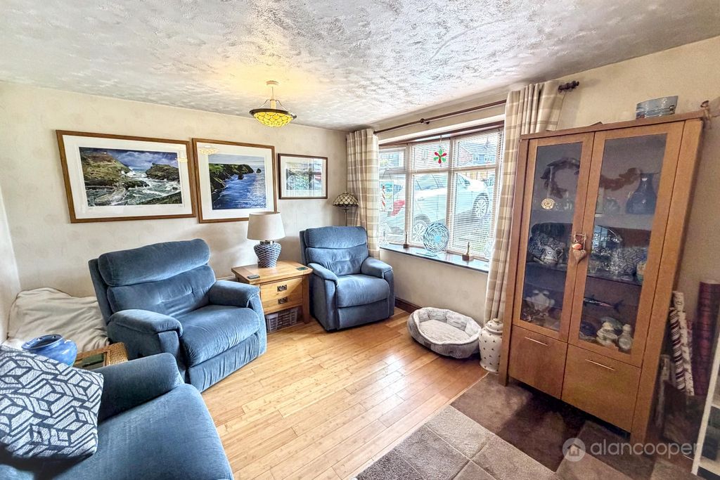 Property photo 3 of 13 4721535