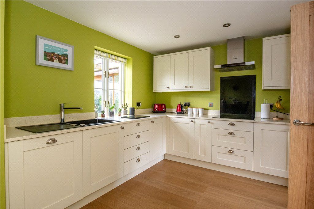 Property photo 3 of 22 Dining Kitchen