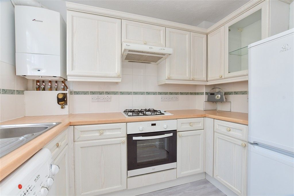 Property photo 3 of 12 Kitchen