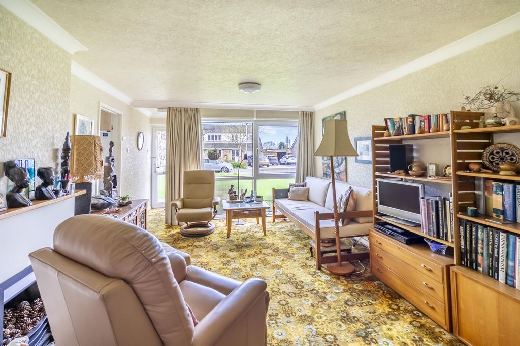 Property photo 2 of 17