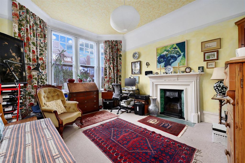 Property photo 2 of 13