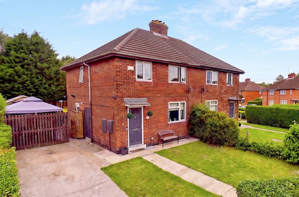 Property photo 1 of 15 77 Spalding - Front