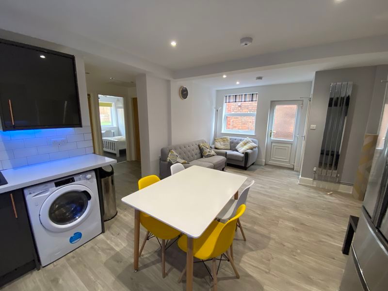 Property photo 3 of 18 Photo 5