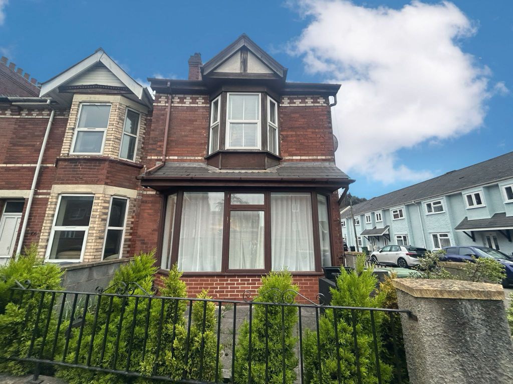 Property photo 2 of 8