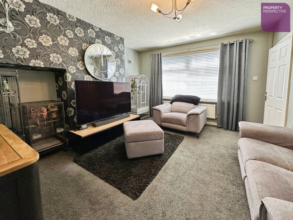 Property photo 2 of 12 Lounge