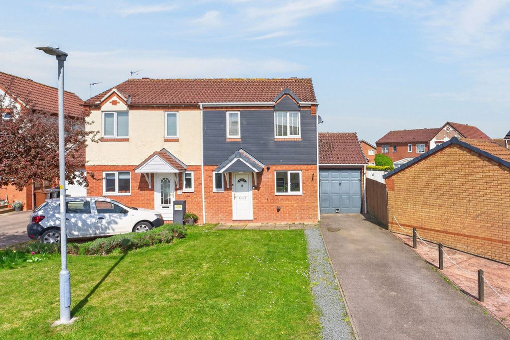 Property photo 1 of 28