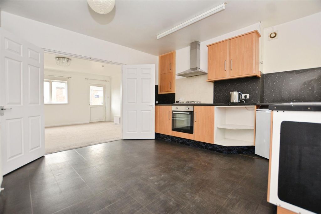 Property photo 1 of 12 76F47c63-Dsc_0009.Jpg