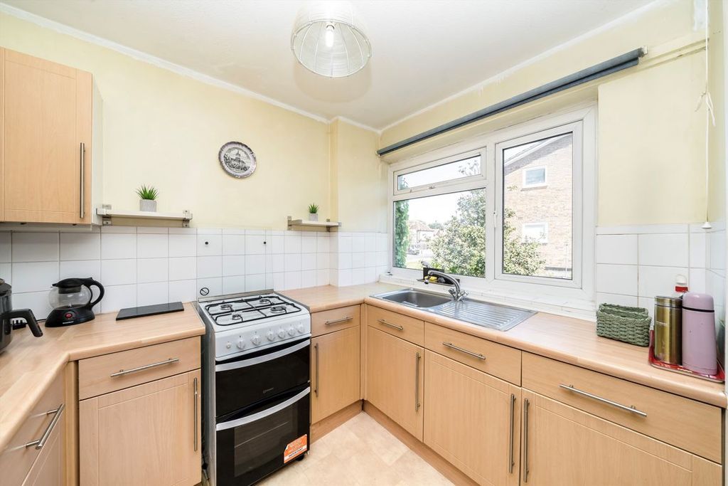 Property photo 3 of 9