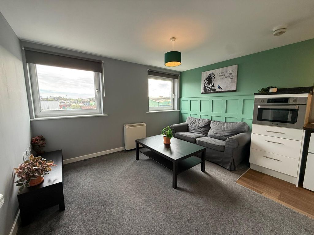 Property photo 3 of 6