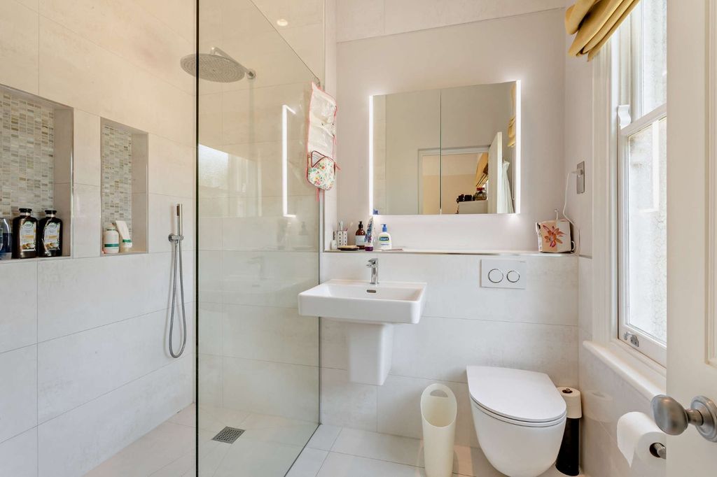 Additional image 21 of 5 bed detached house for saleWoodlands Road, Great Shelford, Cambridge, Cambridgeshire CB22