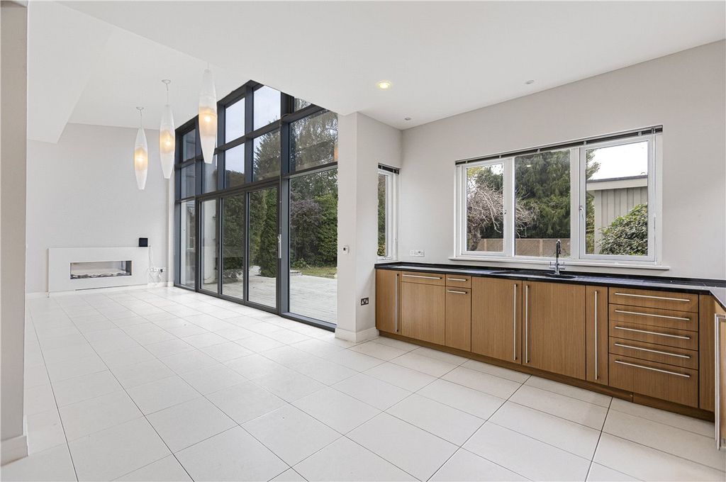 Property photo 2 of 34 Picture No. 02