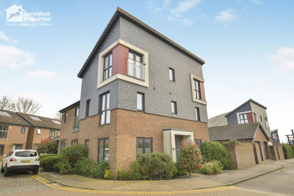 Property photo 1 of 18 Front View