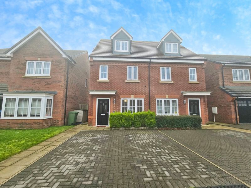 Property photo 1 of 9 Photo 4