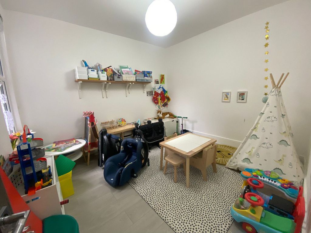 Property photo 3 of 19