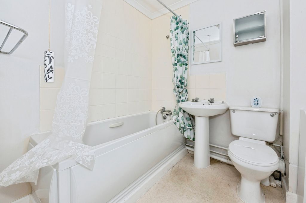 Property photo 2 of 12 Pbox-Img.Jpg