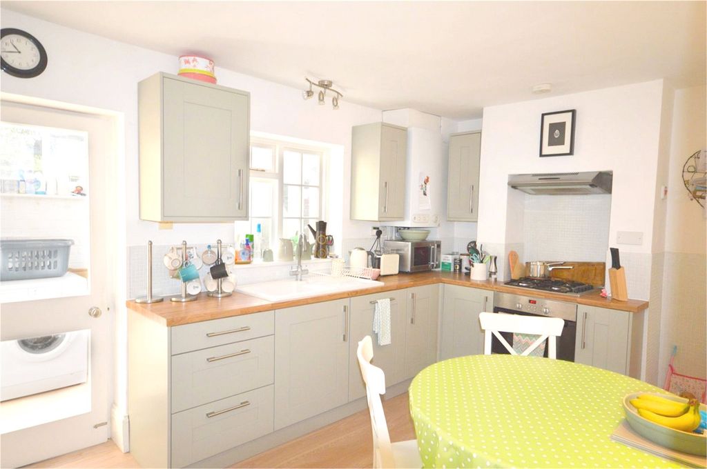 Property photo 2 of 9 Picture No. 17
