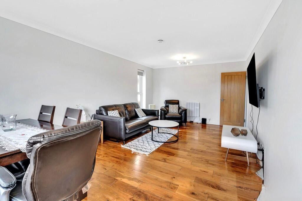 Property photo 3 of 10 23945Fa2-84Fb-44B8-9Fae-d26A66A53878.Jpeg