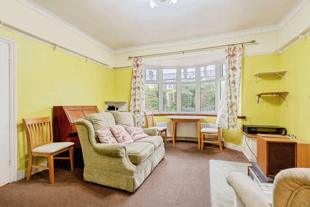 Property photo 3 of 14 Photo