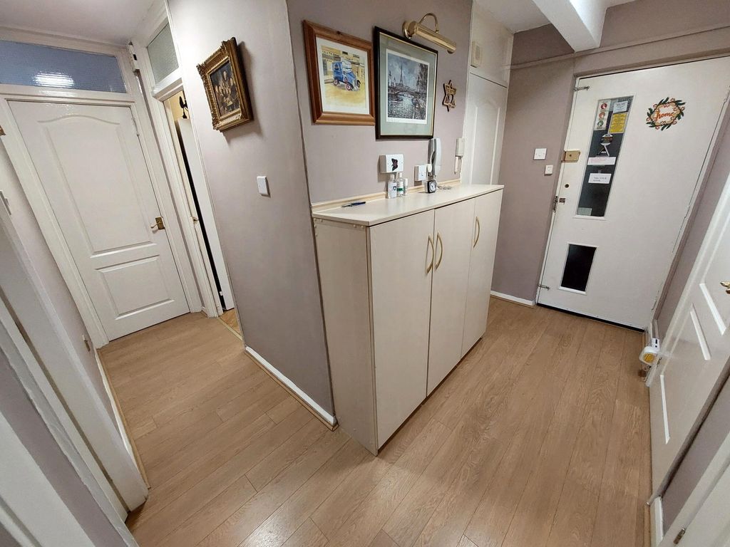 Property photo 3 of 22 6Bel6