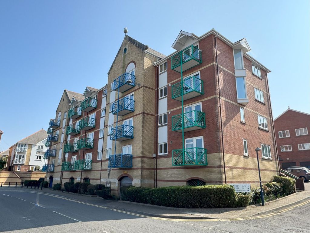 Property photo 1 of 12