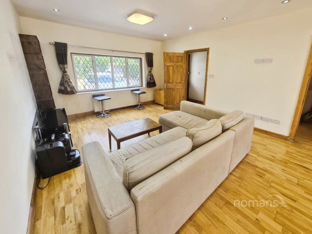 Property photo 2 of 16 Pbox-Img.Jpg
