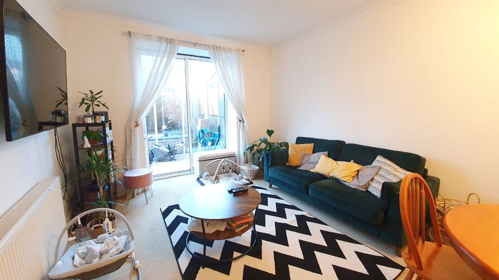 Property photo 3 of 11