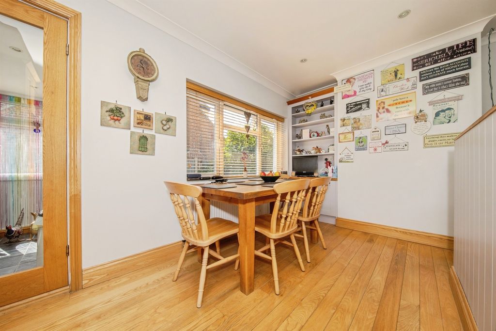 Property photo 3 of 25