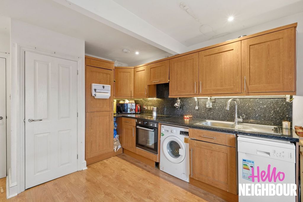 Property photo 3 of 16 Photo 2