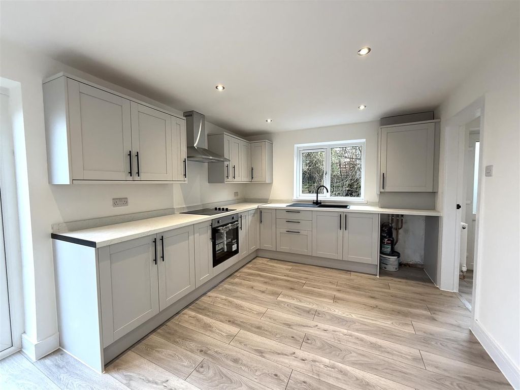 Property photo 2 of 18 2 Birch Tree K.Jpeg