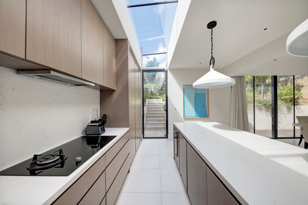 Property photo 2 of 15 Picture No. 25