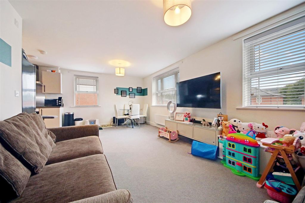 Property photo 3 of 10 Lounge Diner (1)Dp.Jpg