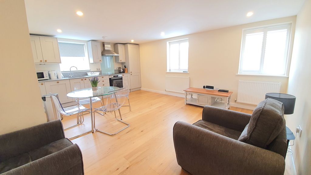 Property photo 3 of 7 Liv