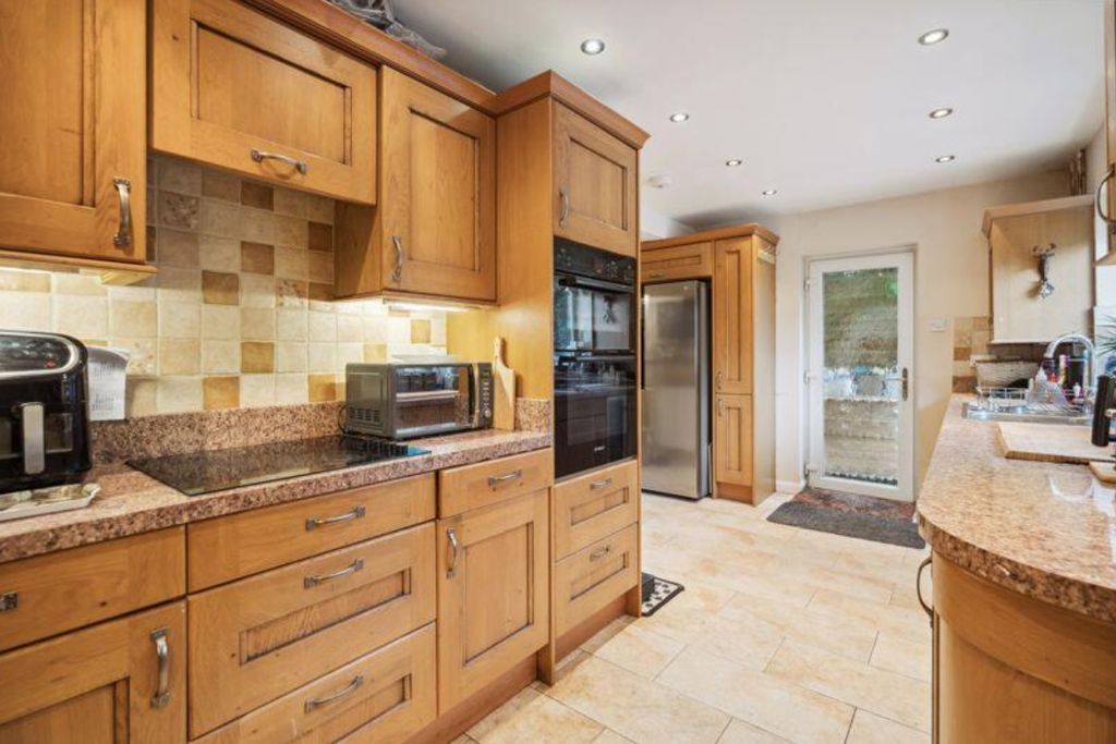 Property photo 2 of 17