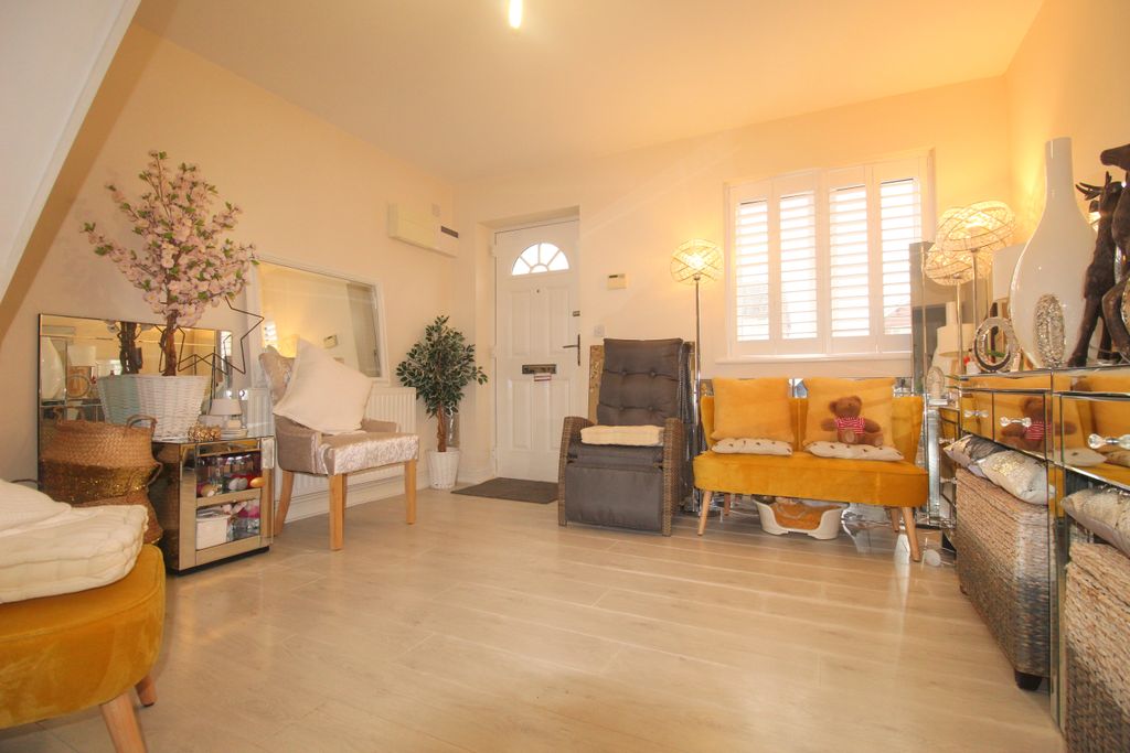 Property photo 3 of 14 Img_1320