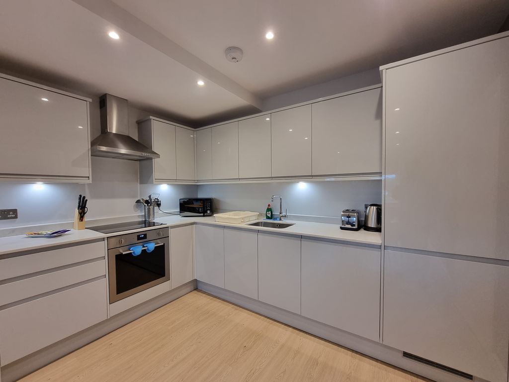 Property photo 2 of 10 Kitchen